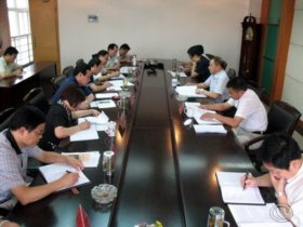 学院召开领导班子学习实践活动专题民主生活会