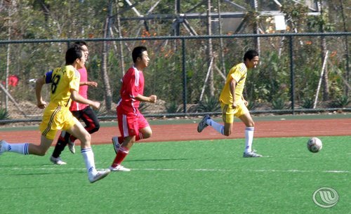 学院举办师生友谊赛暨07级毕业生欢送比赛