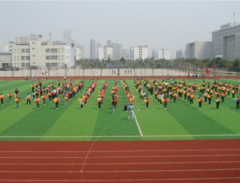 激情舞青春  火热燃希望——院运动会开幕式团体操排练进展顺利