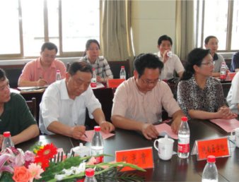我院与三山区企业开展合作对接　促进稳定就业