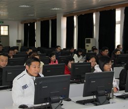 学院举行教学资源库课程建设二次培训会议
