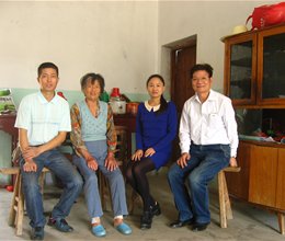 落实资助政策、情系困难学生
