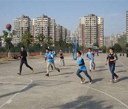 财务金融系“新生杯”男子篮球赛圆满结束