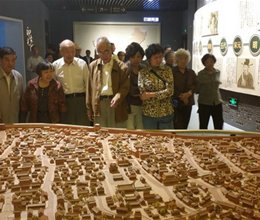学院组织离退休教师参观芜湖规划展示馆