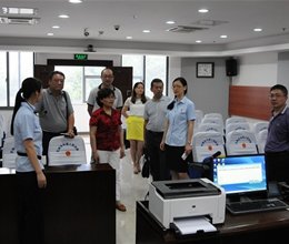 学院一行赴市区两级法院调研法庭建设并看望毕业生
