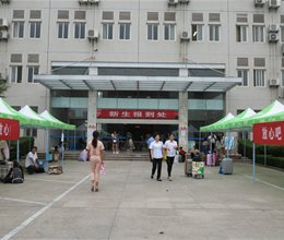 学院2015年新生入学报到工作拉开序幕
