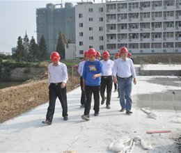 学院领导到学生第二食堂工程在建现场检查指导工作