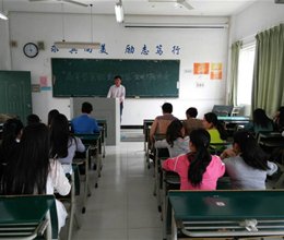 资助圆梦　与爱同行——经贸系开展资助政策宣传周活动