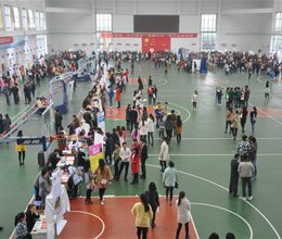 学院举办2015年校园大型招聘会