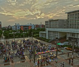 在游戏中品味经典 在欢乐中感受文化——学院成功举办第15届“春之声”系列活动之传统文化游园会