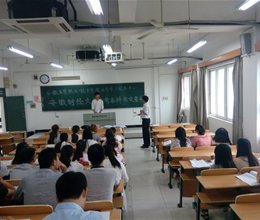 学院自考学习服务中心顺利完成首届自考本科论文答辩
