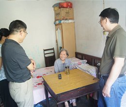 走访慰问送真情 组织关怀暖人心——学院党委开展“七一”走访慰问活动