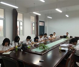 思政部党支部举办“两学一做”学习教育专题党课