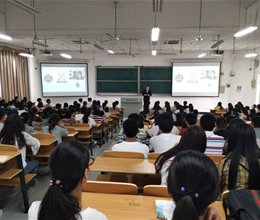 酒店管理专业举行2017级新生专业介绍会
