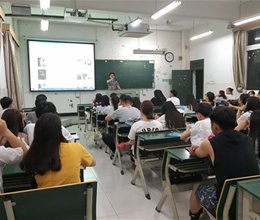 财务金融系开展心理健康月主题班会