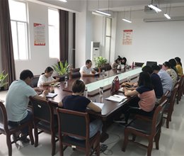 思政部党支部召开“弘扬高尚师德 潜心立德树人”专题研讨会