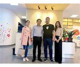 人文外语系组织教师赴艺秀艺术教育集团开展专业调研